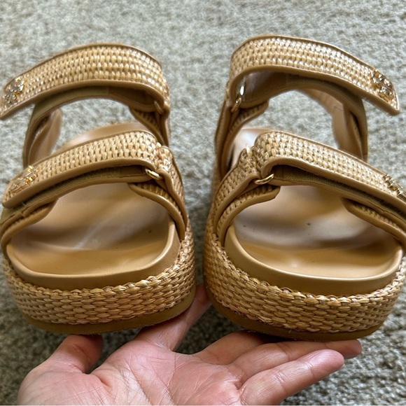 Tory Burch Beige Platform Sandals - Picture 4 of 6